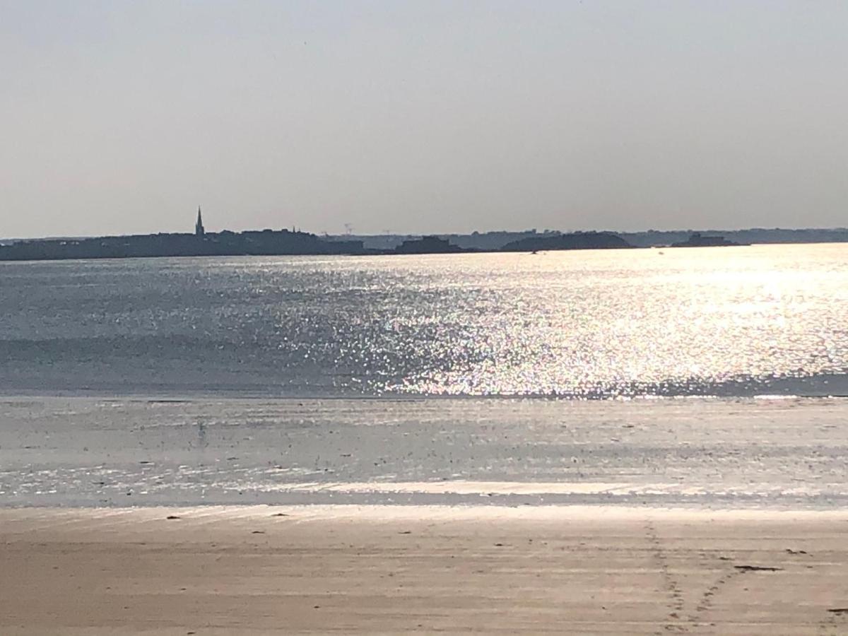 Le Cezembre, Au Pied De La Plage سان مالو المظهر الخارجي الصورة